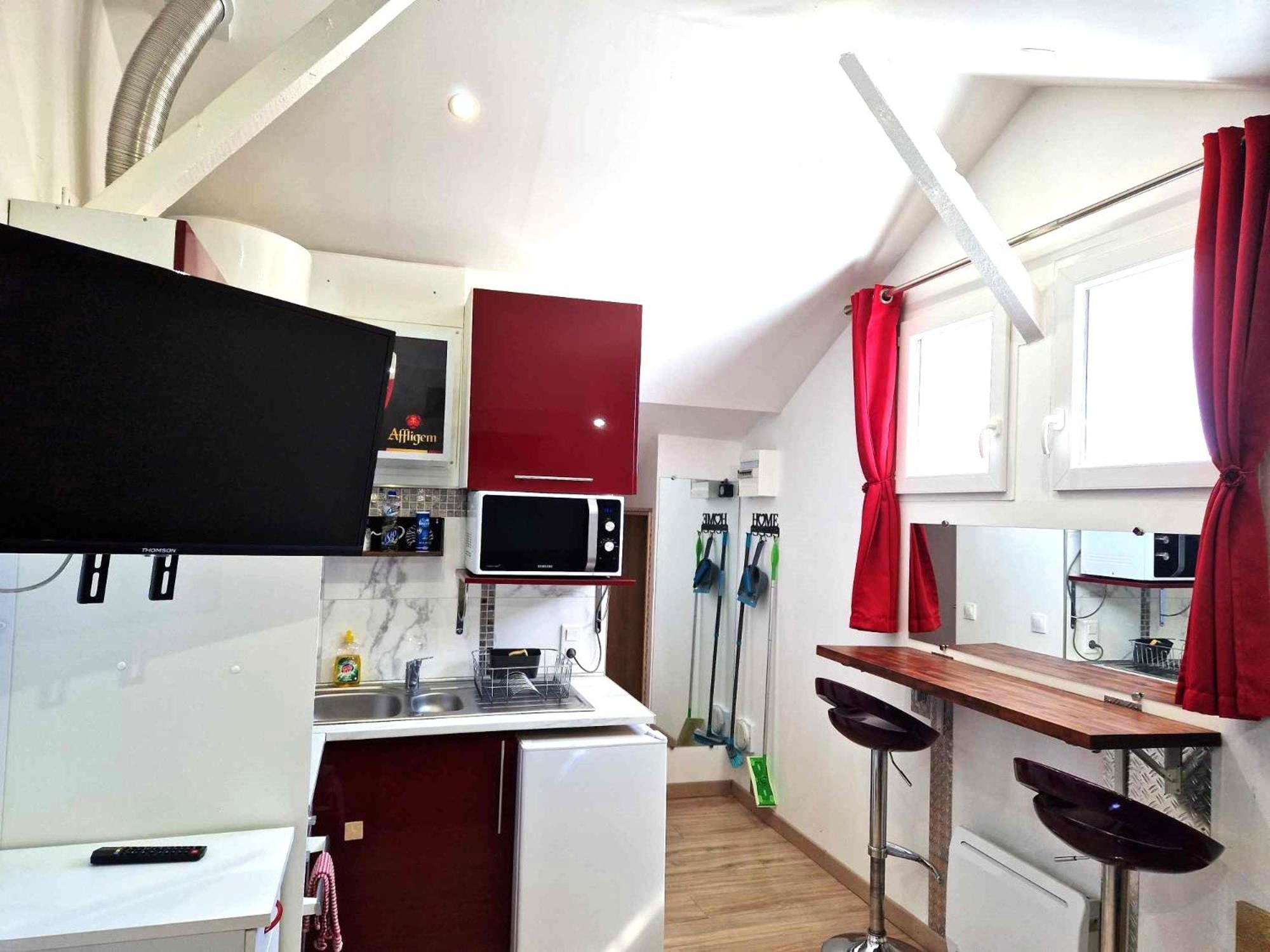 08 - Tres Joli Studio Tout Equipe Avec Parking Privatif Gratuit, Grand Fourgon Possible, Tout Le Linge De Maison Est Fourni Razac-sur-l'Isle ภายนอก รูปภาพ